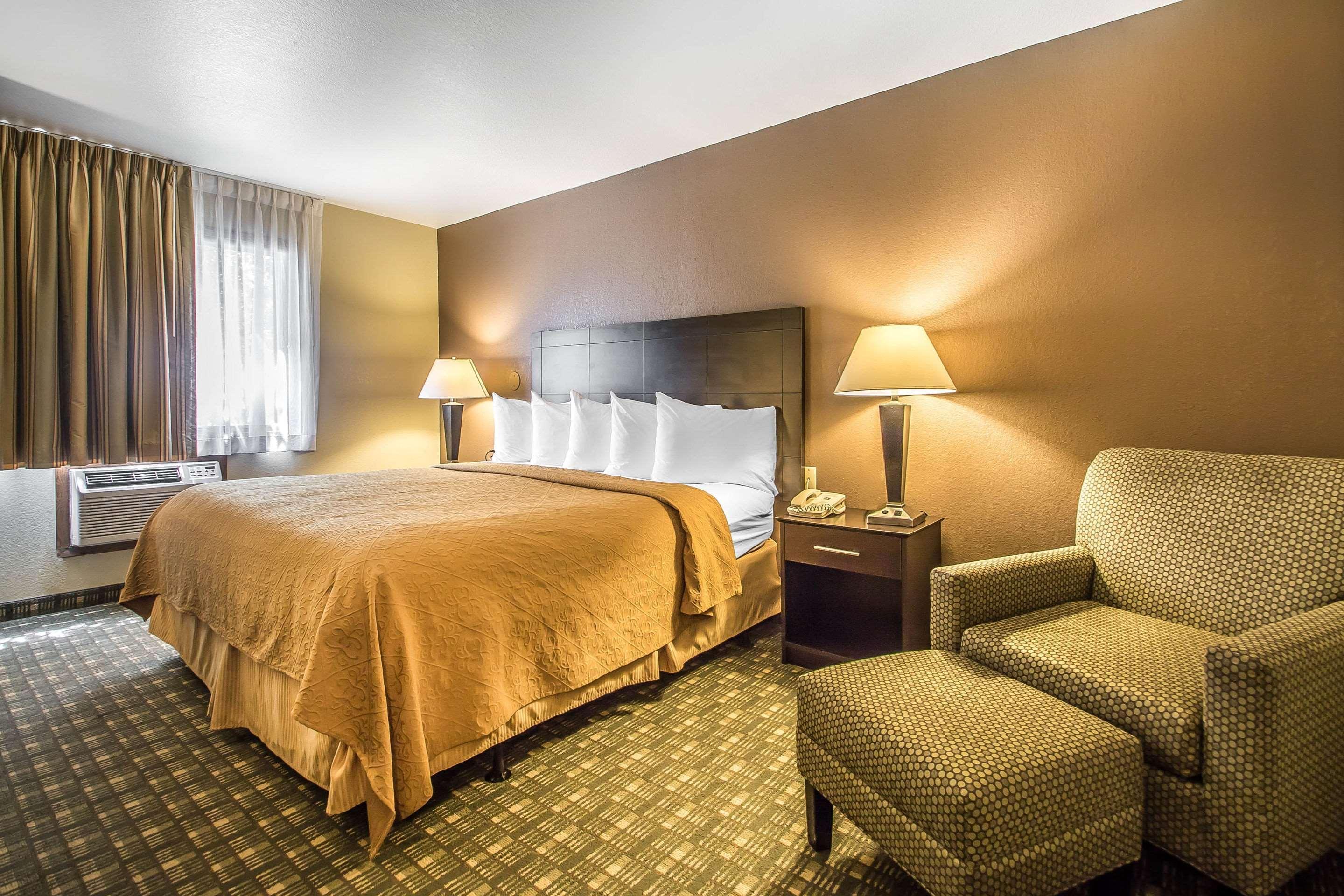 Quality Inn & Suites דקורה מראה חיצוני תמונה