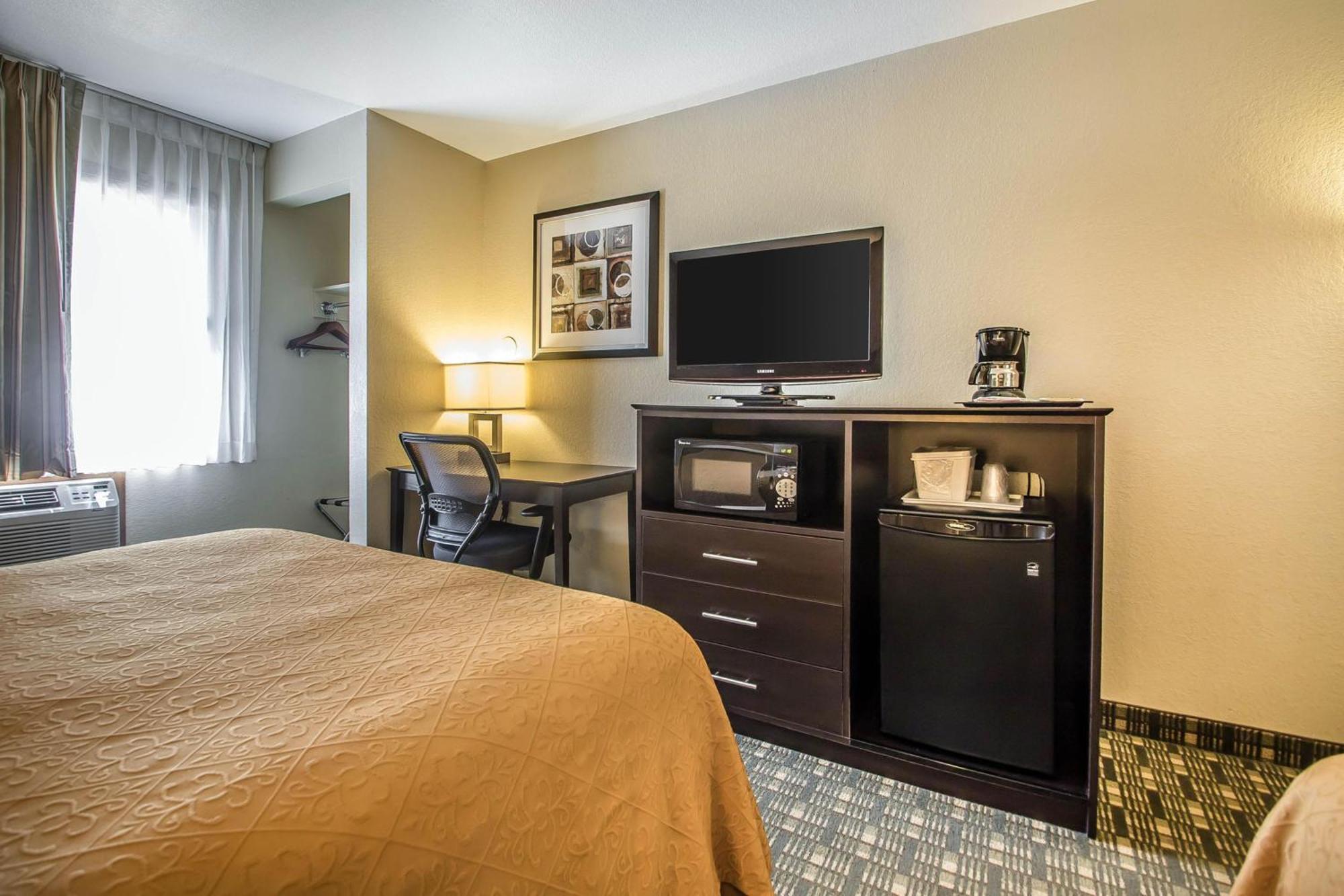 Quality Inn & Suites דקורה מראה חיצוני תמונה