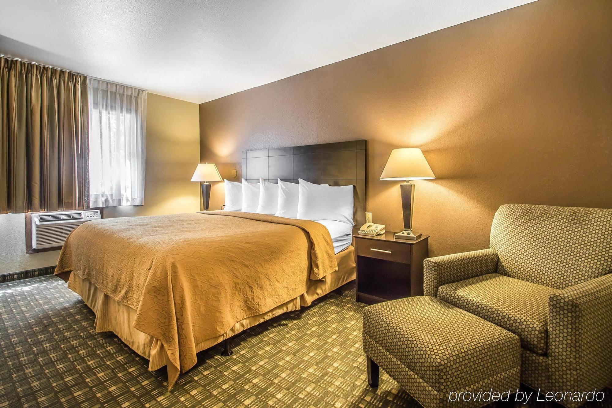 Quality Inn & Suites דקורה מראה חיצוני תמונה